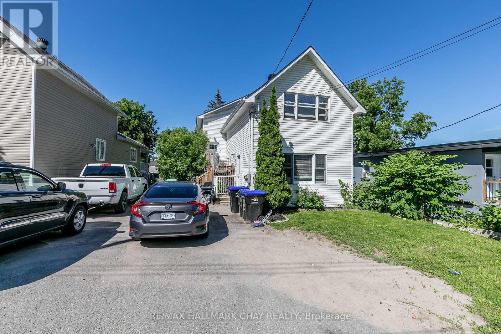 Property at 226 QUEEN STREET image 1