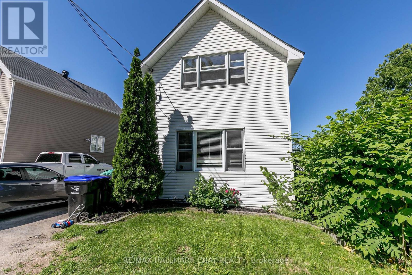 Property at 226 QUEEN STREET image 2