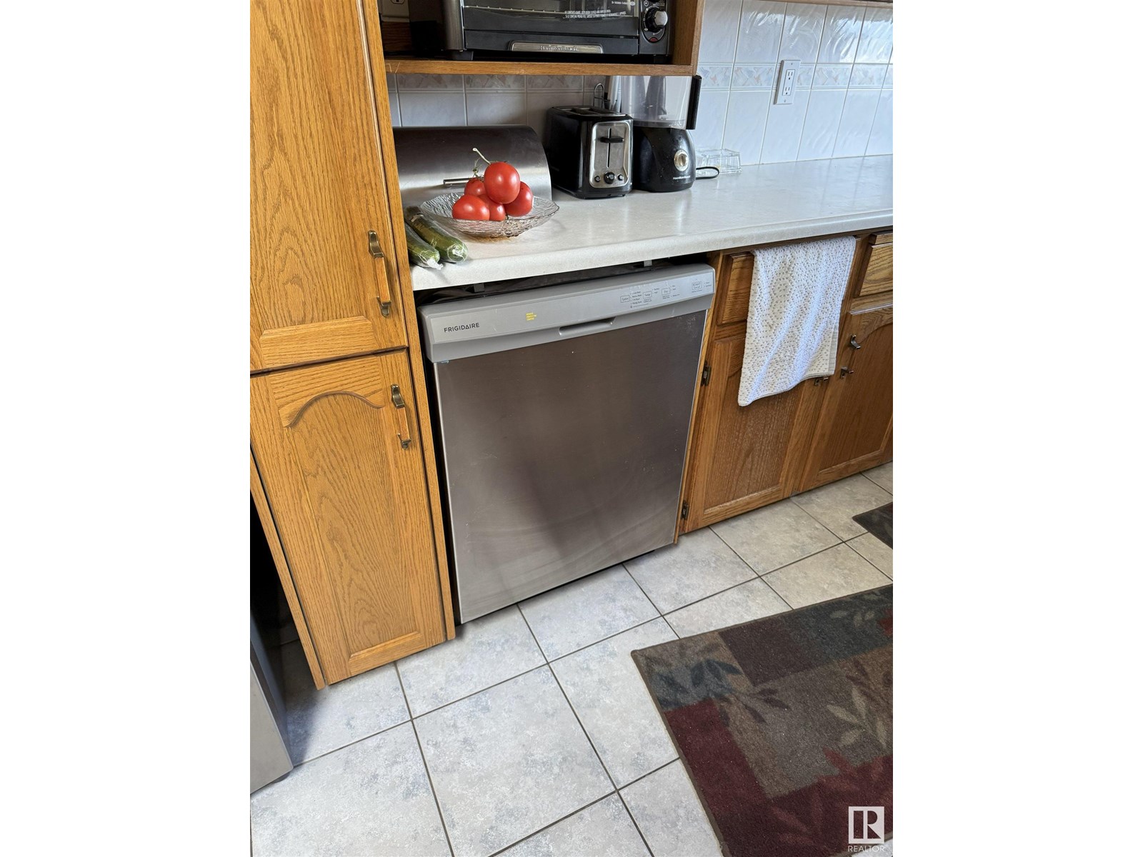 Property at 9523 134 AV NW image 5