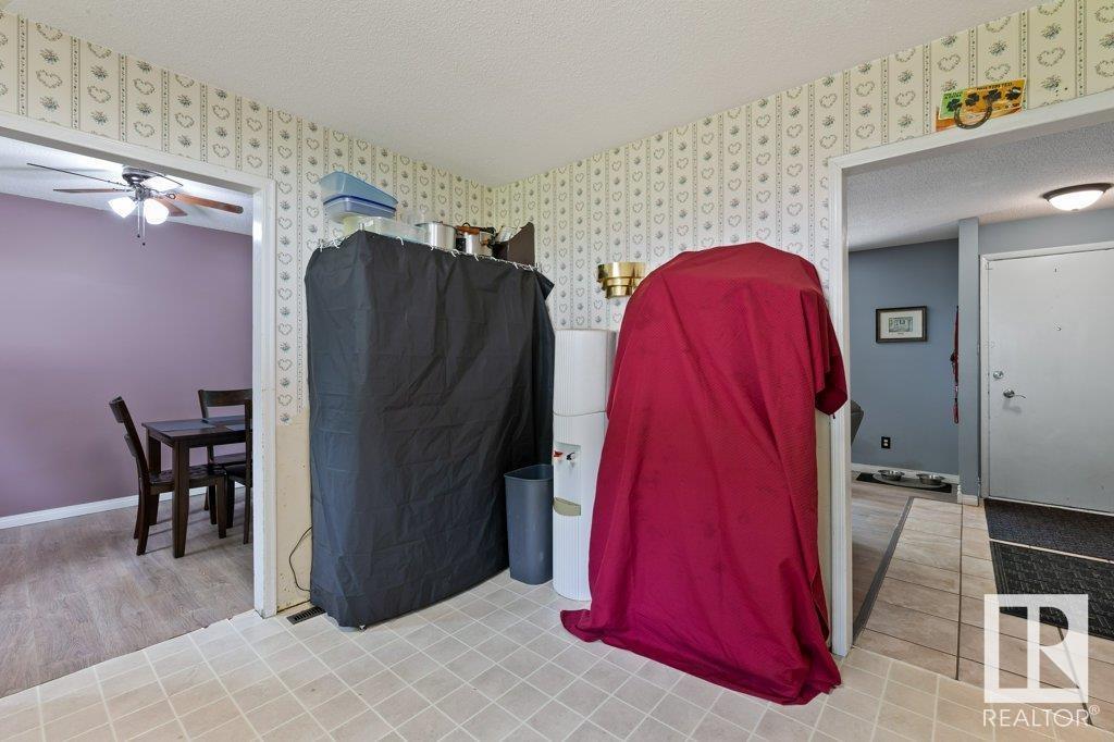 Property at 6 SYLVAN DR image 4