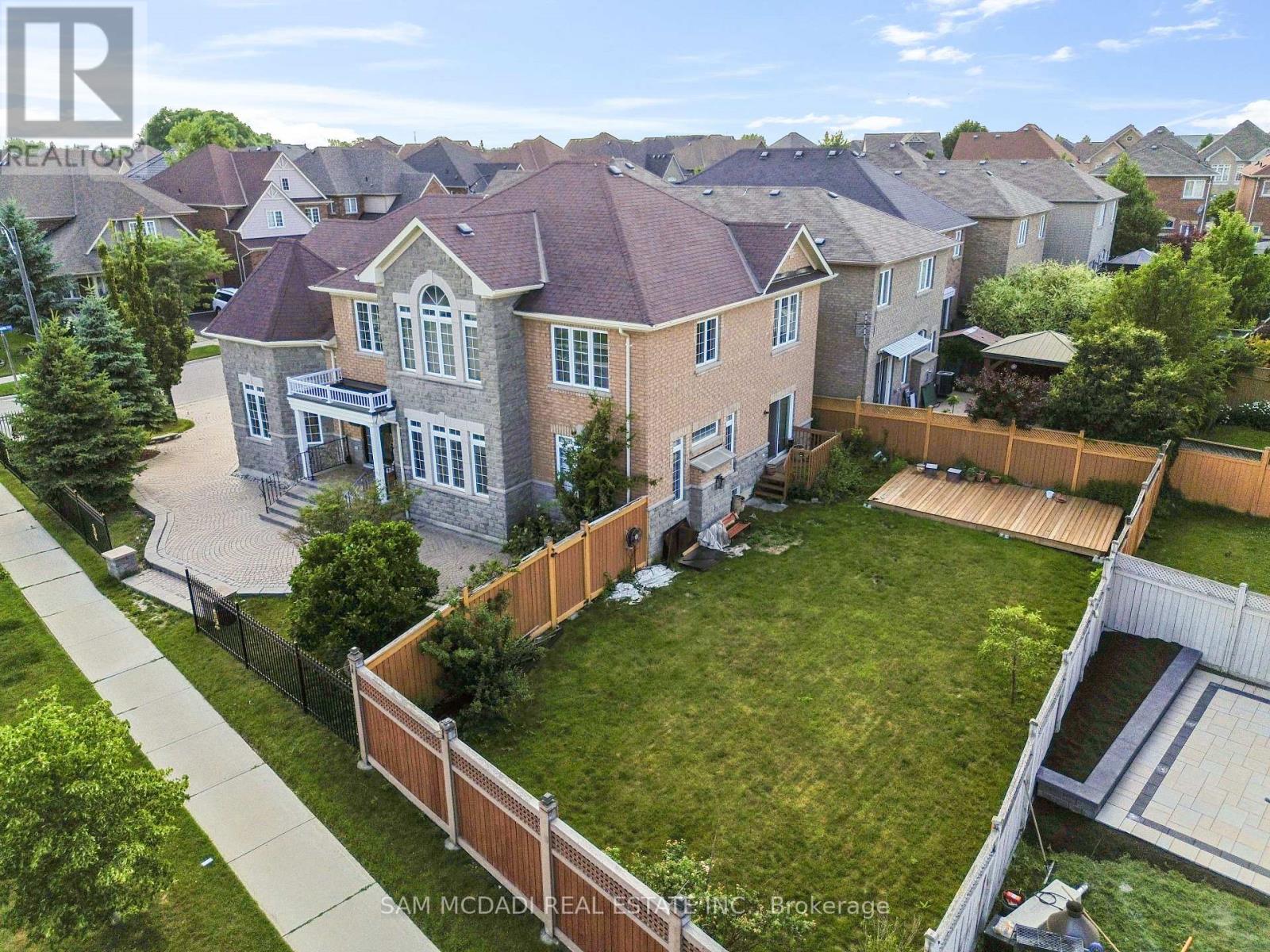 5499 Doctor Peddle Crescent, Mississauga, Ontario  L5M 0K7 - Photo 43 - W12280443