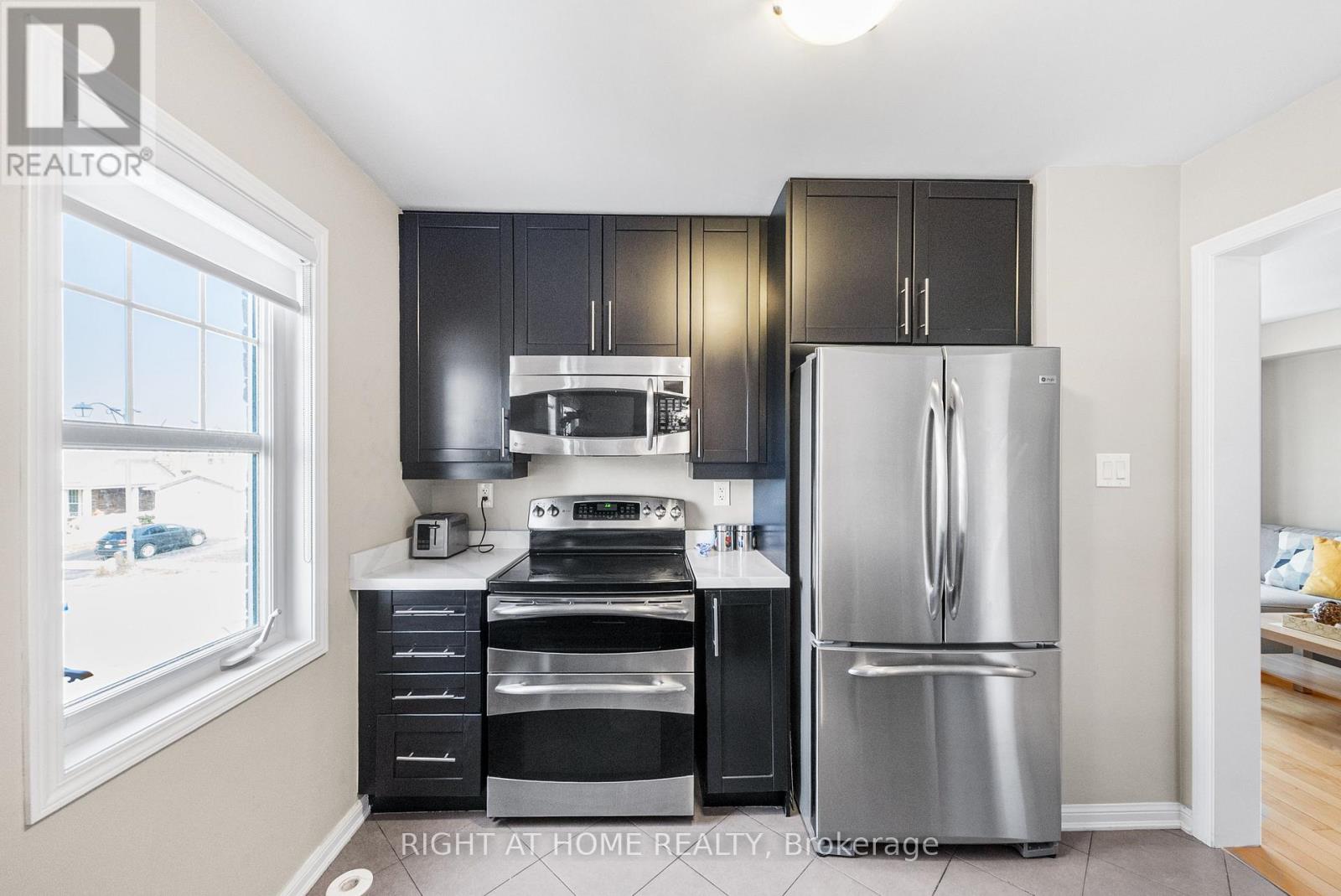 291 Woodley Crescent, Milton, Ontario  L9T 8B8 - Photo 16 - W12280480