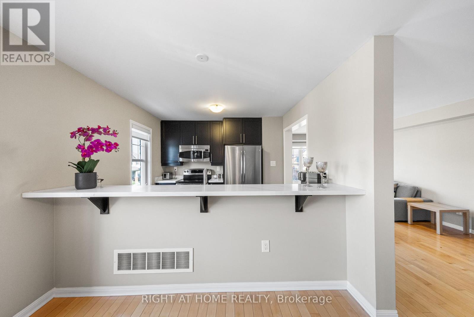 291 Woodley Crescent, Milton, Ontario  L9T 8B8 - Photo 17 - W12280480