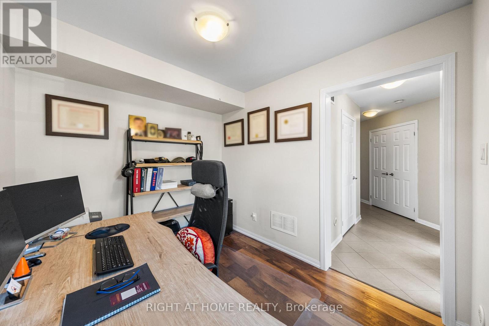 291 Woodley Crescent, Milton, Ontario  L9T 8B8 - Photo 7 - W12280480