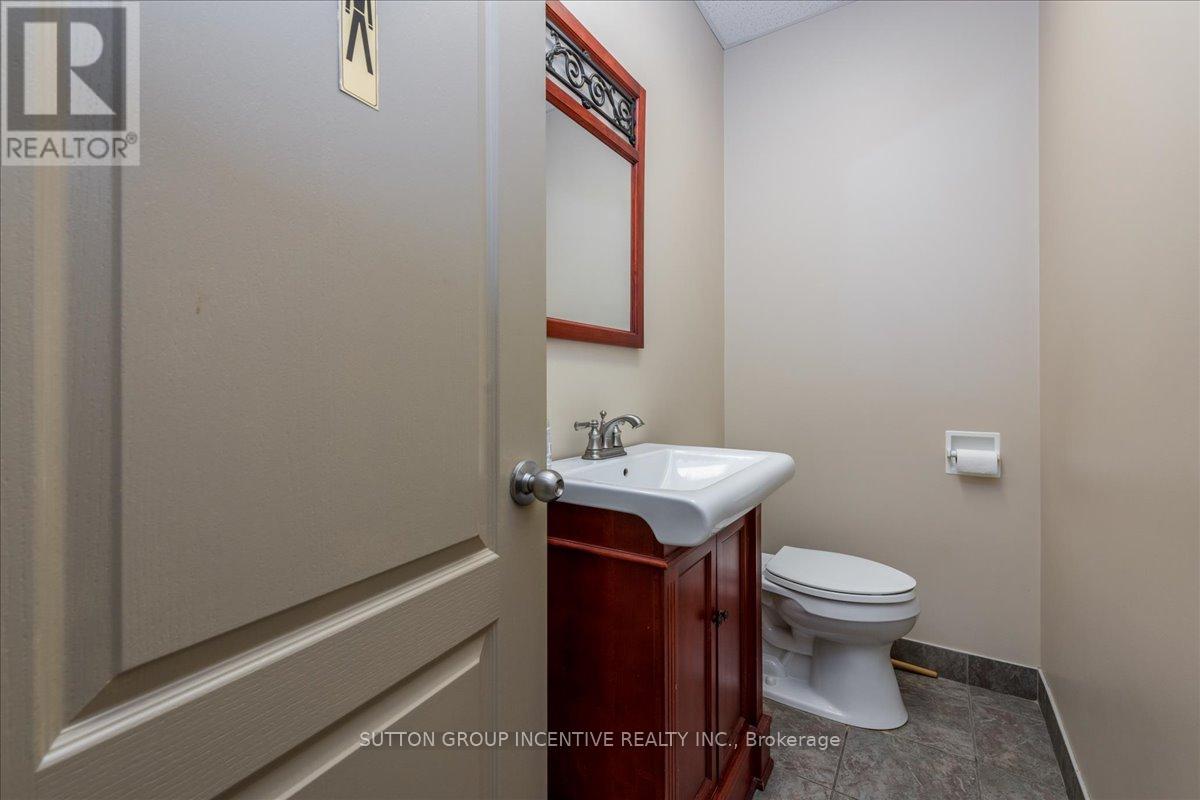 10&11, 1st Floor - 27 Hooper Road, Barrie, Ontario  L4N 9S3 - Photo 8 - S12280503