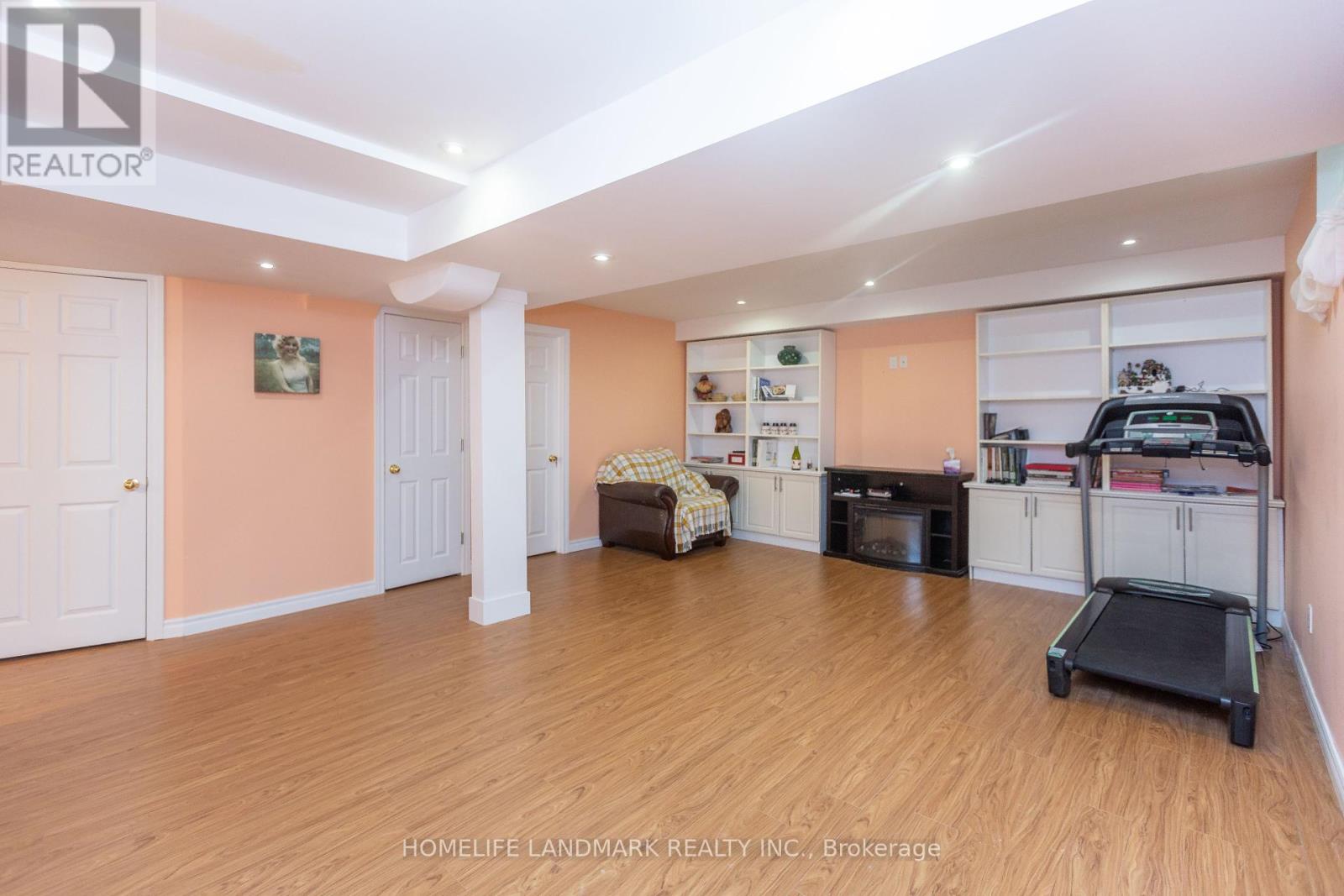 5722 Greensboro Drive, Mississauga, Ontario  L5M 5T7 - Photo 16 - W12280513