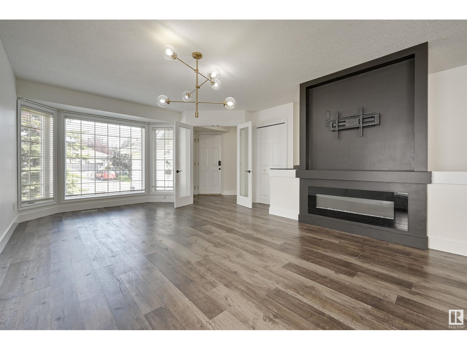Property at 19027 53 AV NW image 5