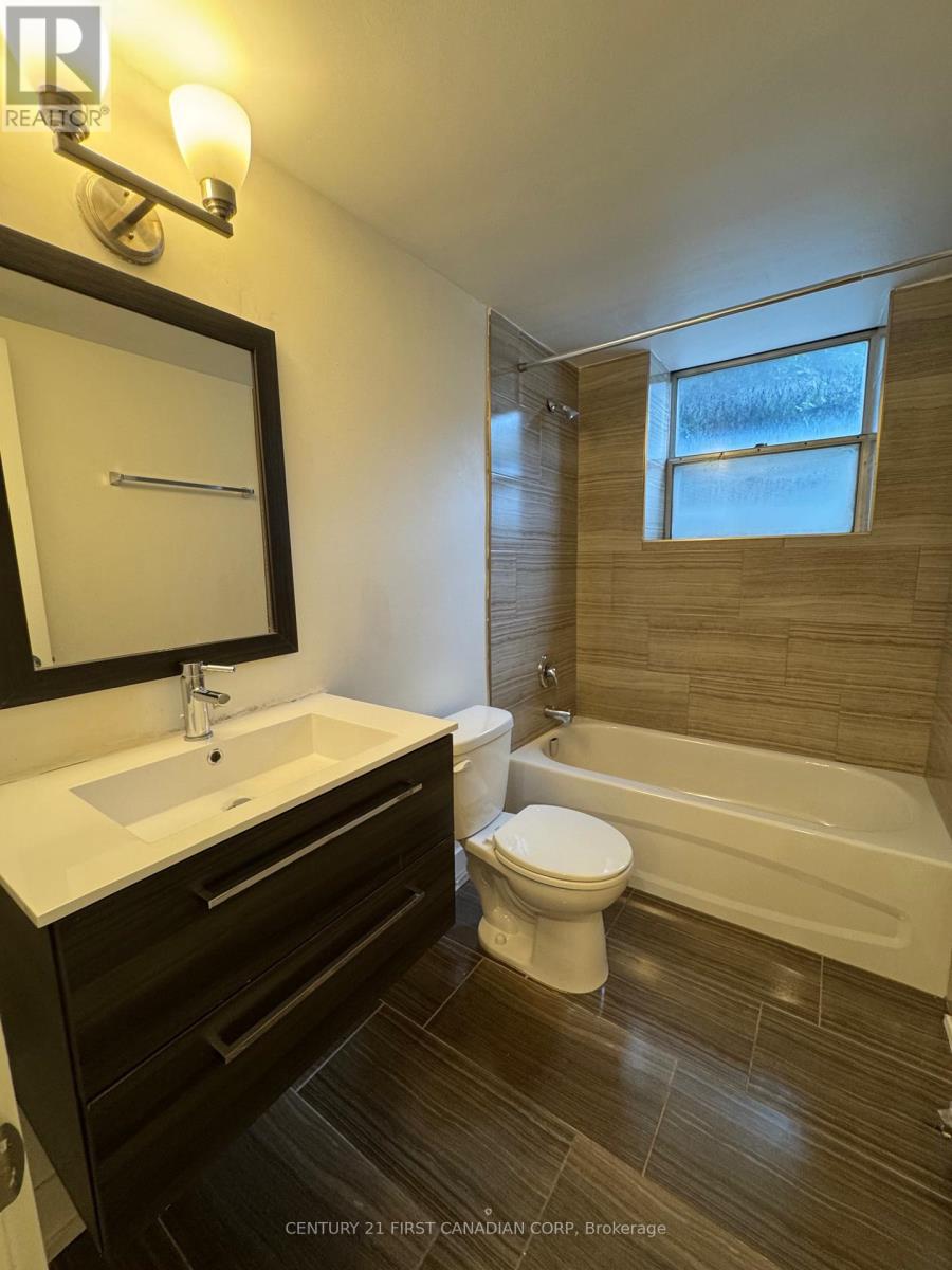 210 - 75 High Street, London South (South F), Ontario  N6C 4J8 - Photo 2 - X12277926