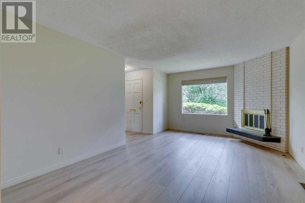 Property at 26, 714 Willow Park Drive SE image 3