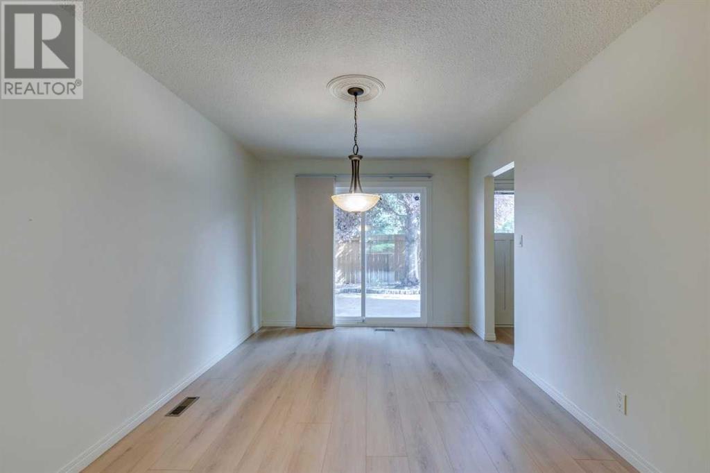 Property at 26, 714 Willow Park Drive SE image 5