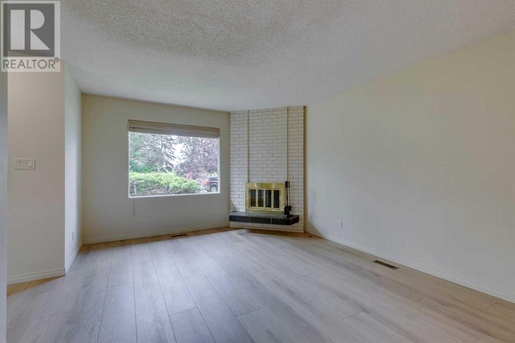 Property at 26, 714 Willow Park Drive SE image 2