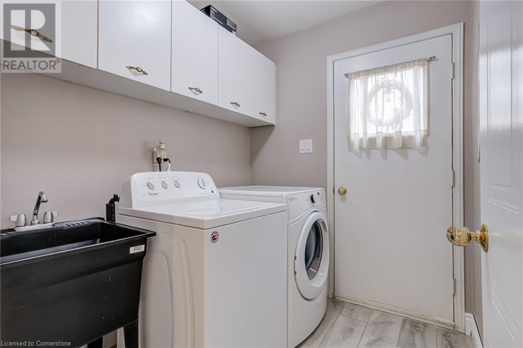 2055 Hunters Wood Drive, Burlington, Ontario  L7M 2T9 - Photo 18 - 40749885
