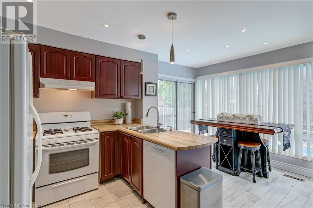 2055 Hunters Wood Drive, Burlington, Ontario  L7M 2T9 - Photo 11 - 40749885