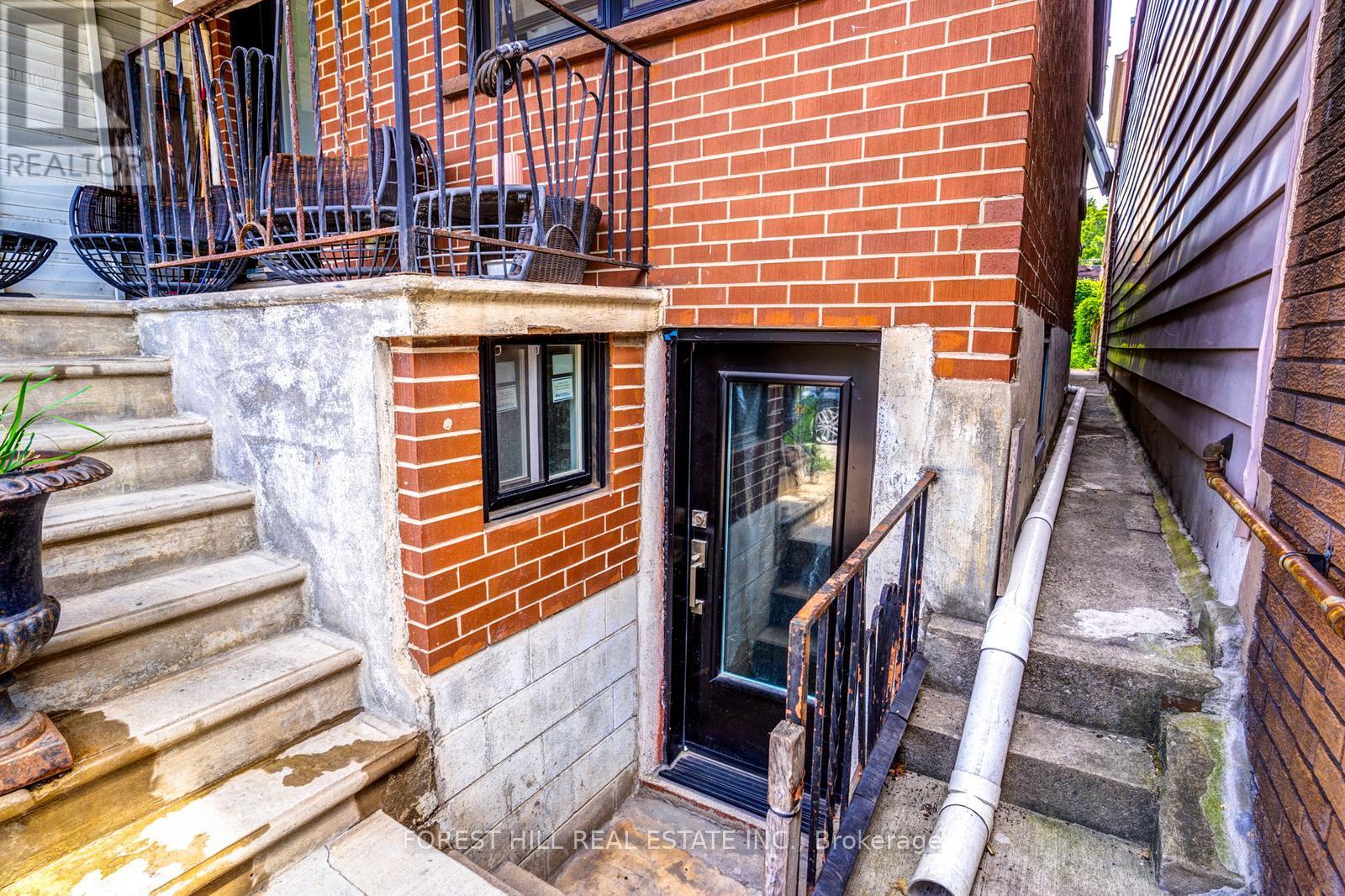139 Christie Street, Toronto, Ontario  M6G 3B3 - Photo 12 - C12275750