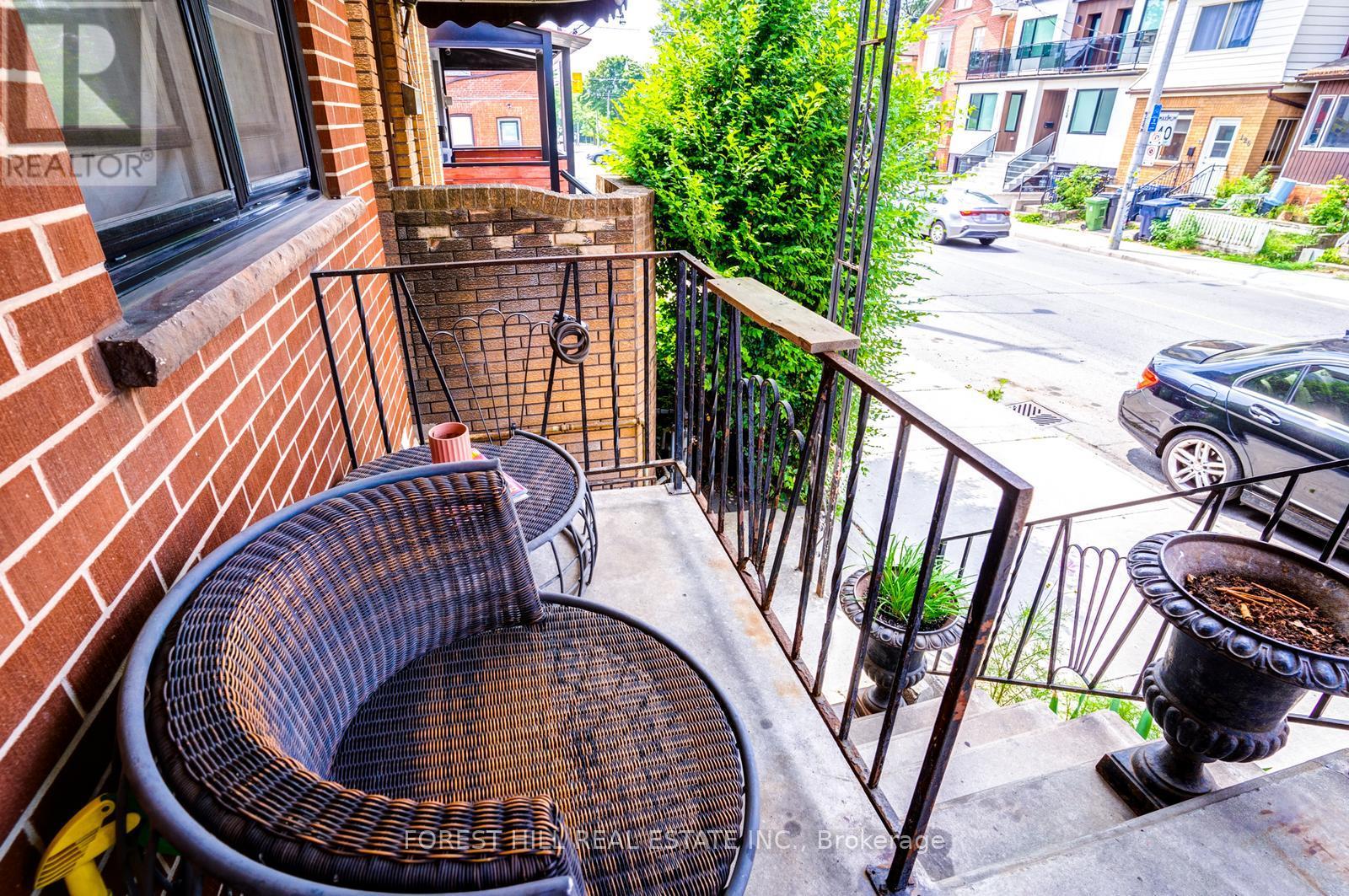 139 Christie Street, Toronto, Ontario  M6G 3B3 - Photo 10 - C12275750