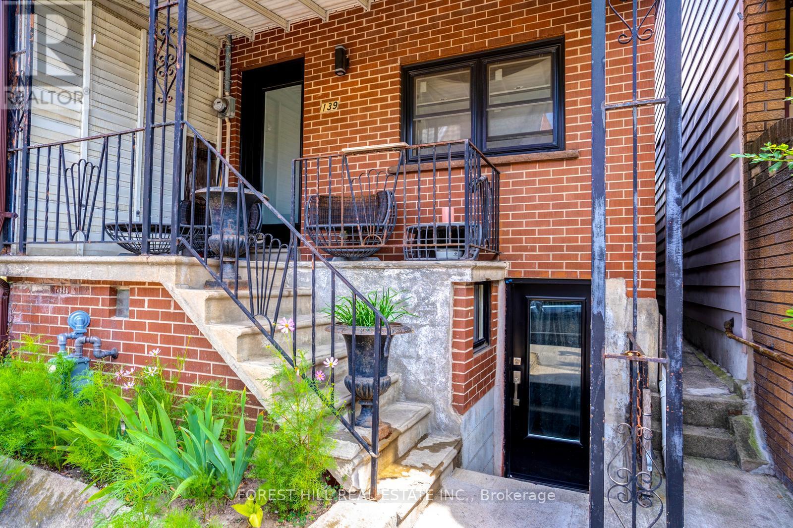 139 Christie Street, Toronto, Ontario  M6G 3B3 - Photo 11 - C12275750