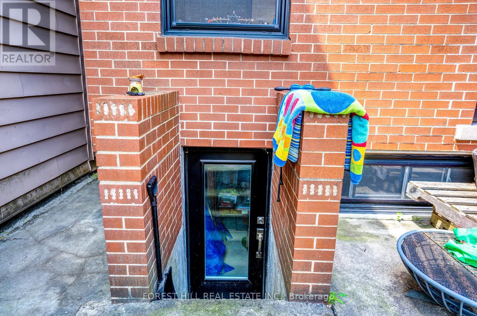 139 Christie Street, Toronto, Ontario  M6G 3B3 - Photo 21 - C12275750