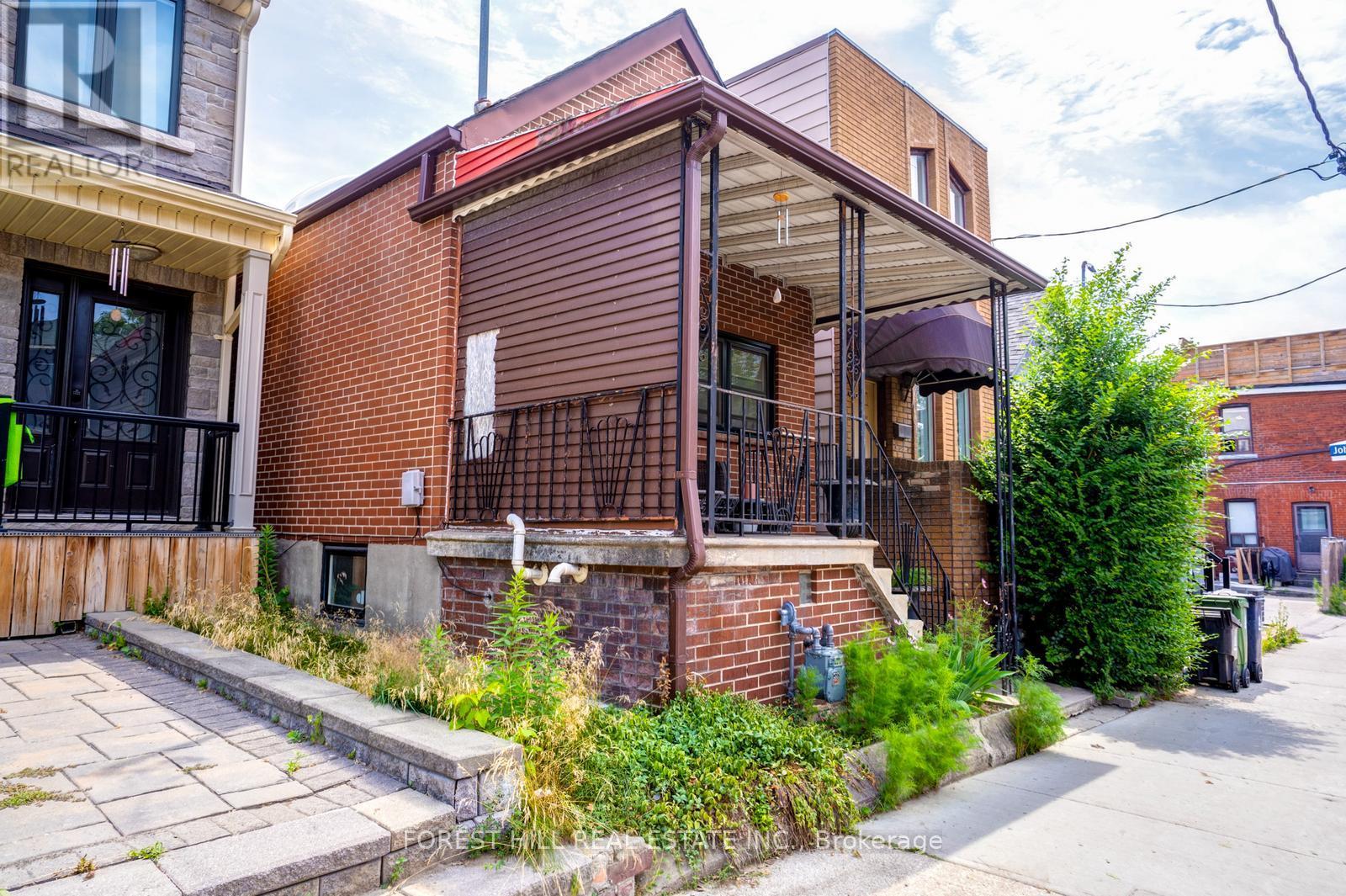 139 Christie Street, Toronto, Ontario  M6G 3B3 - Photo 7 - C12275750