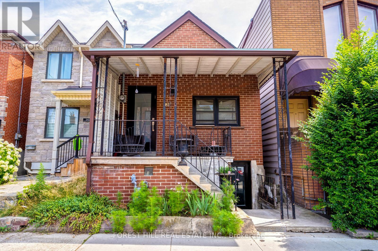 139 Christie Street, Toronto, Ontario  M6G 3B3 - Photo 6 - C12275750