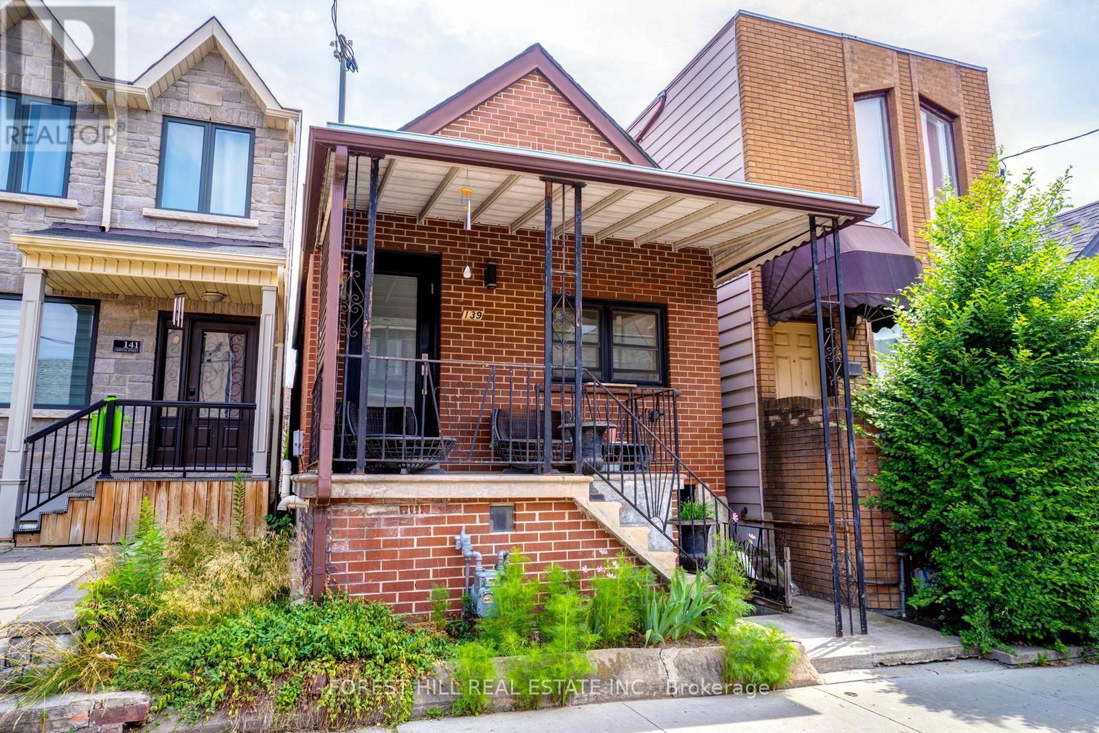 139 Christie Street, Toronto, Ontario  M6G 3B3 - Photo 8 - C12275750