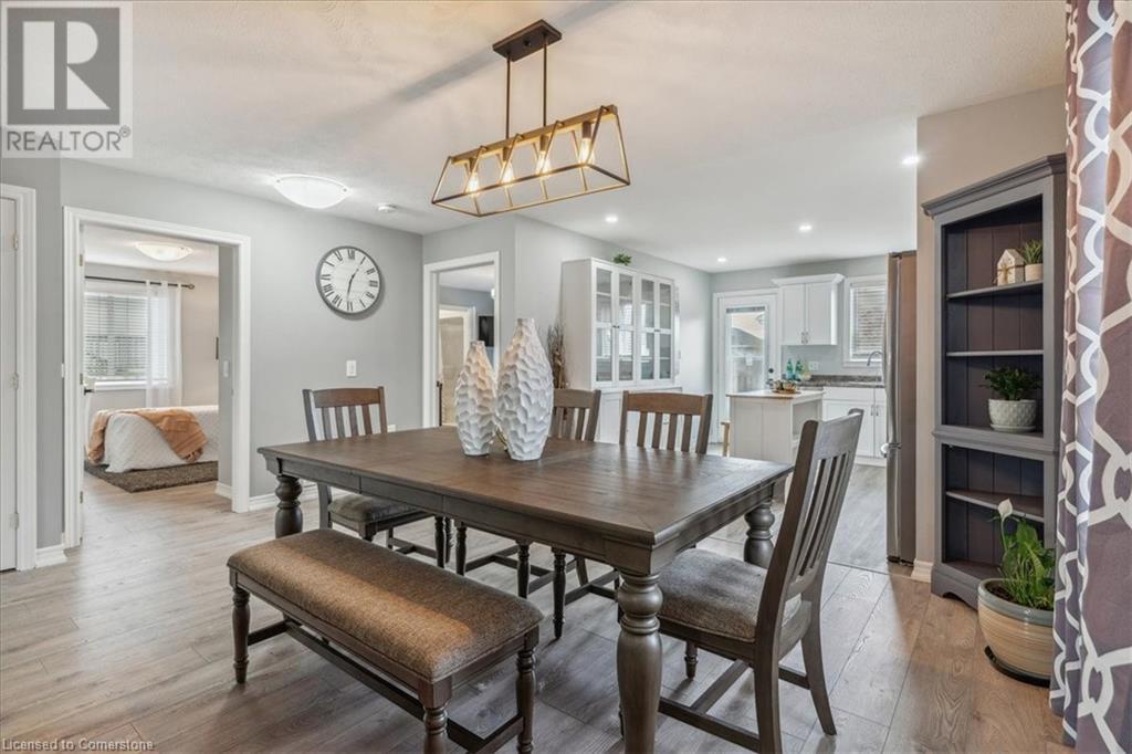 Property at 29 MAPLEVIEW Drive image 3