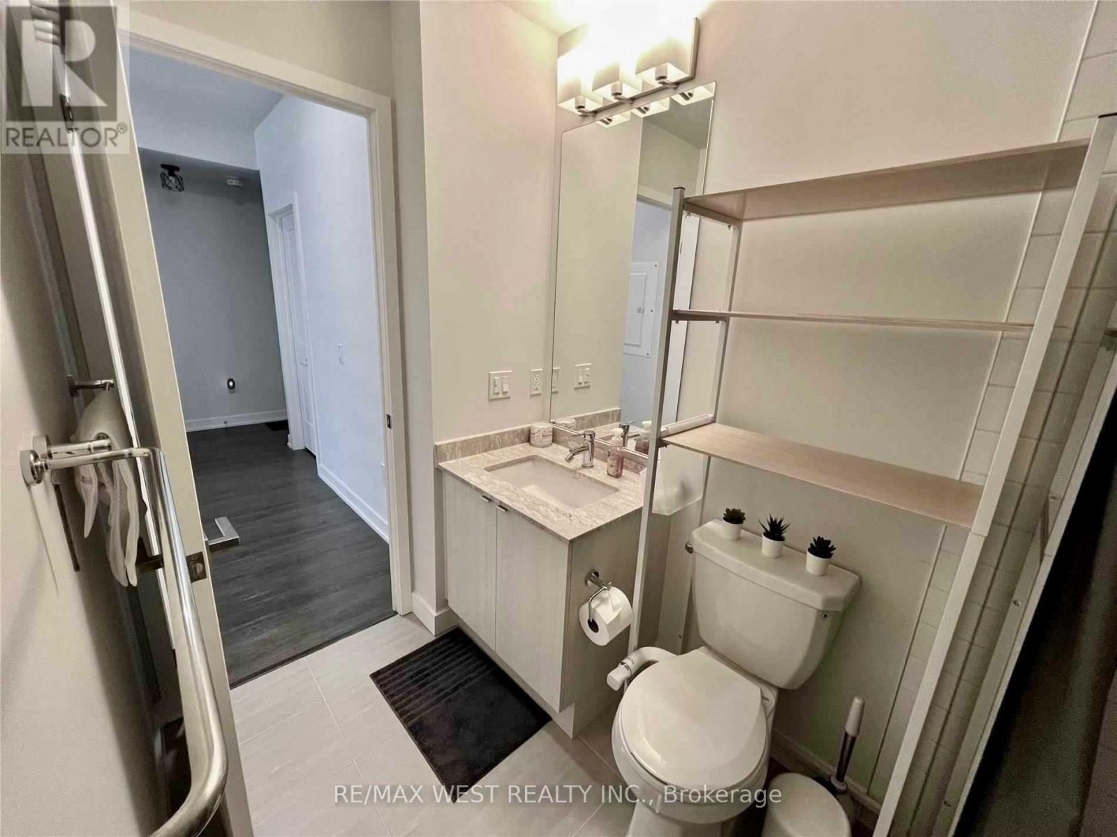 1606 - 4085 Parkside Village Drive, Mississauga, Ontario  L5B 0K9 - Photo 11 - W12280554