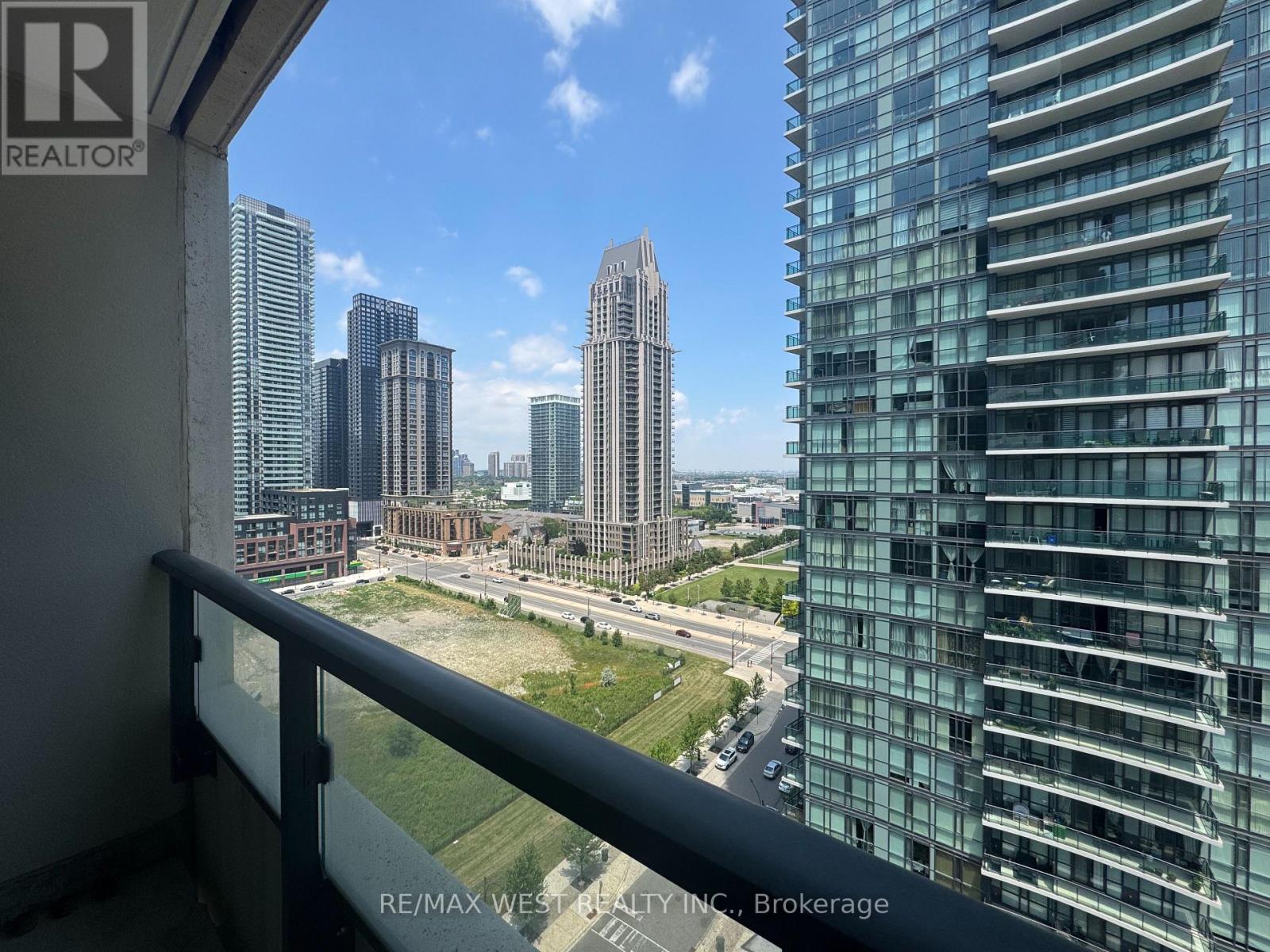 1606 - 4085 Parkside Village Drive, Mississauga, Ontario  L5B 0K9 - Photo 15 - W12280554
