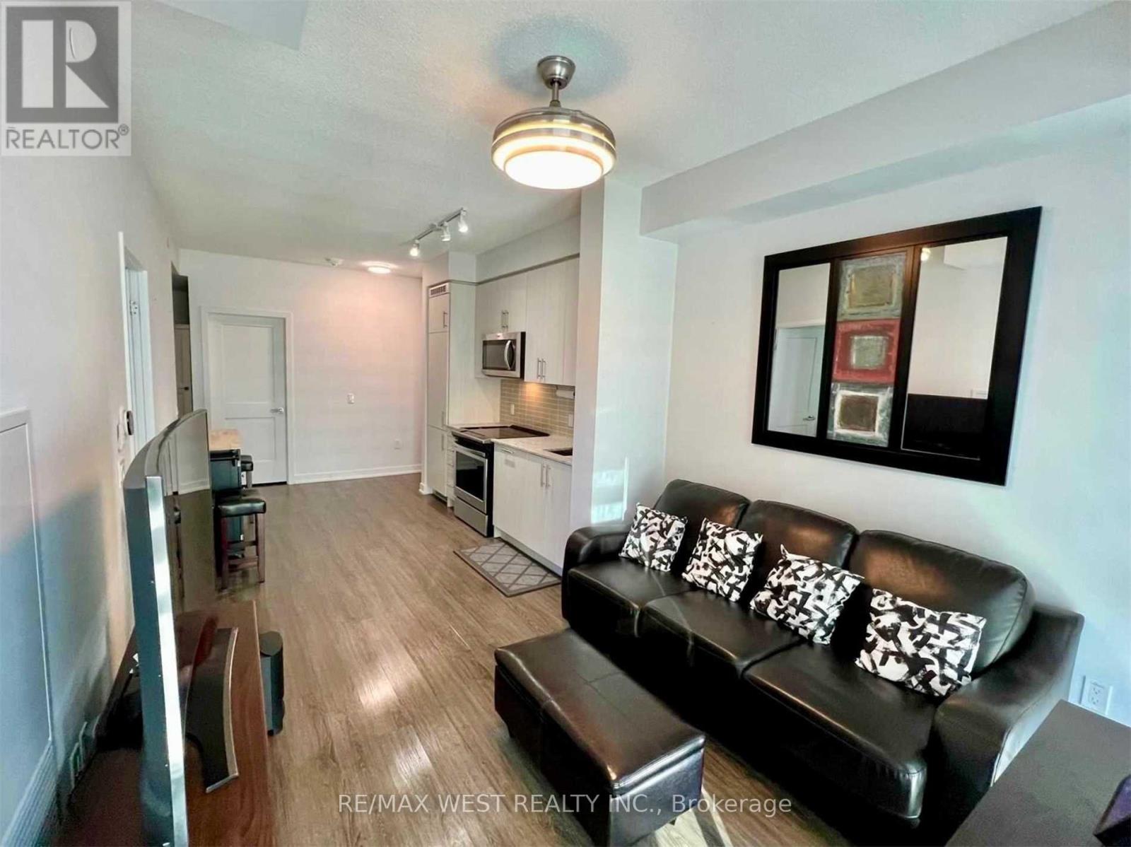 1606 - 4085 Parkside Village Drive, Mississauga, Ontario  L5B 0K9 - Photo 3 - W12280554