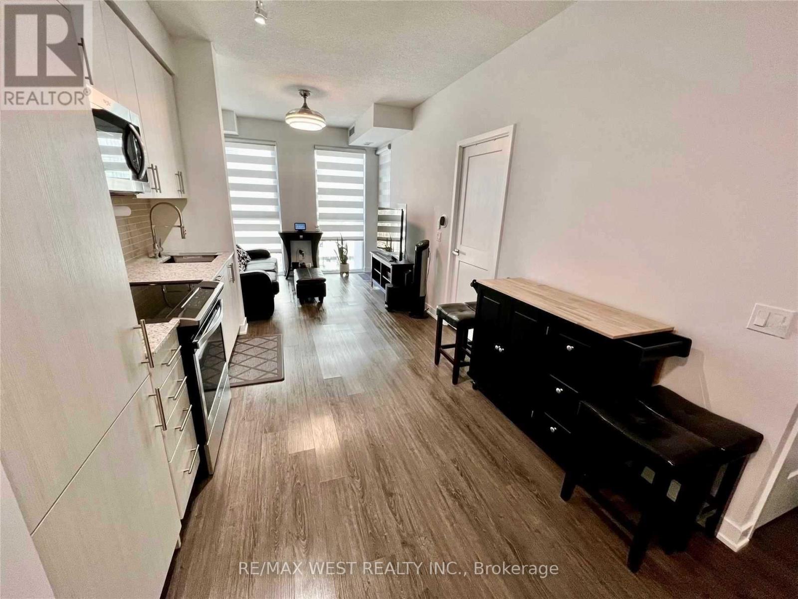 1606 - 4085 Parkside Village Drive, Mississauga, Ontario  L5B 0K9 - Photo 4 - W12280554