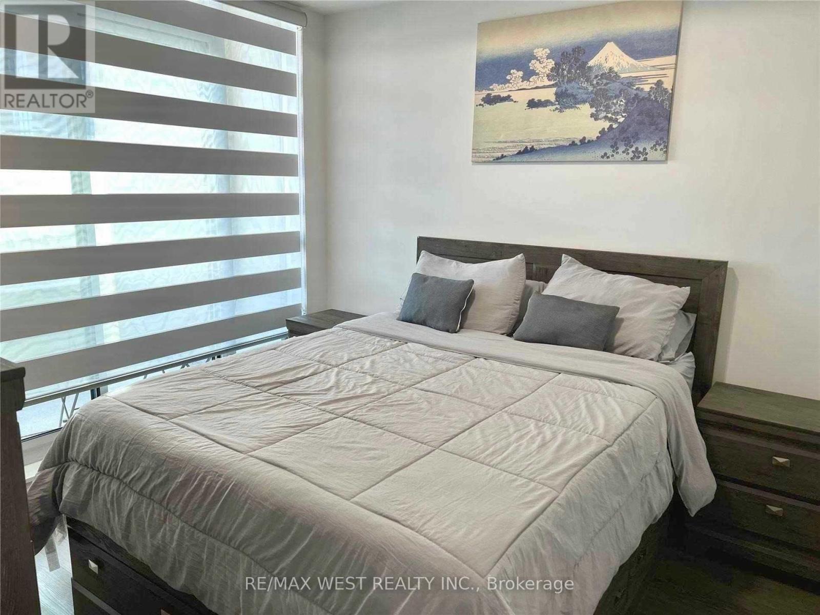 1606 - 4085 Parkside Village Drive, Mississauga, Ontario  L5B 0K9 - Photo 8 - W12280554
