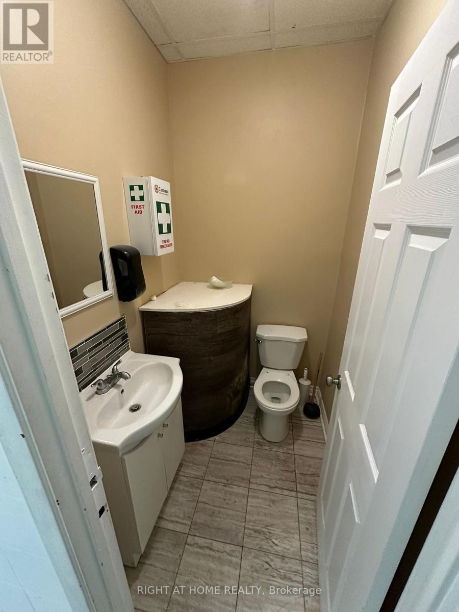 5 - 1278 St.clair Avenue W, Toronto, Ontario  M6E 1B9 - Photo 10 - W12280564