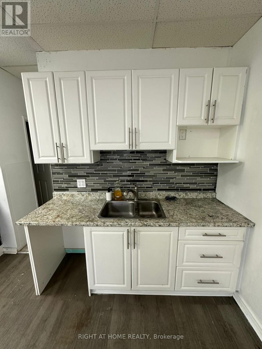 5 - 1278 St.clair Avenue W, Toronto, Ontario  M6E 1B9 - Photo 9 - W12280564