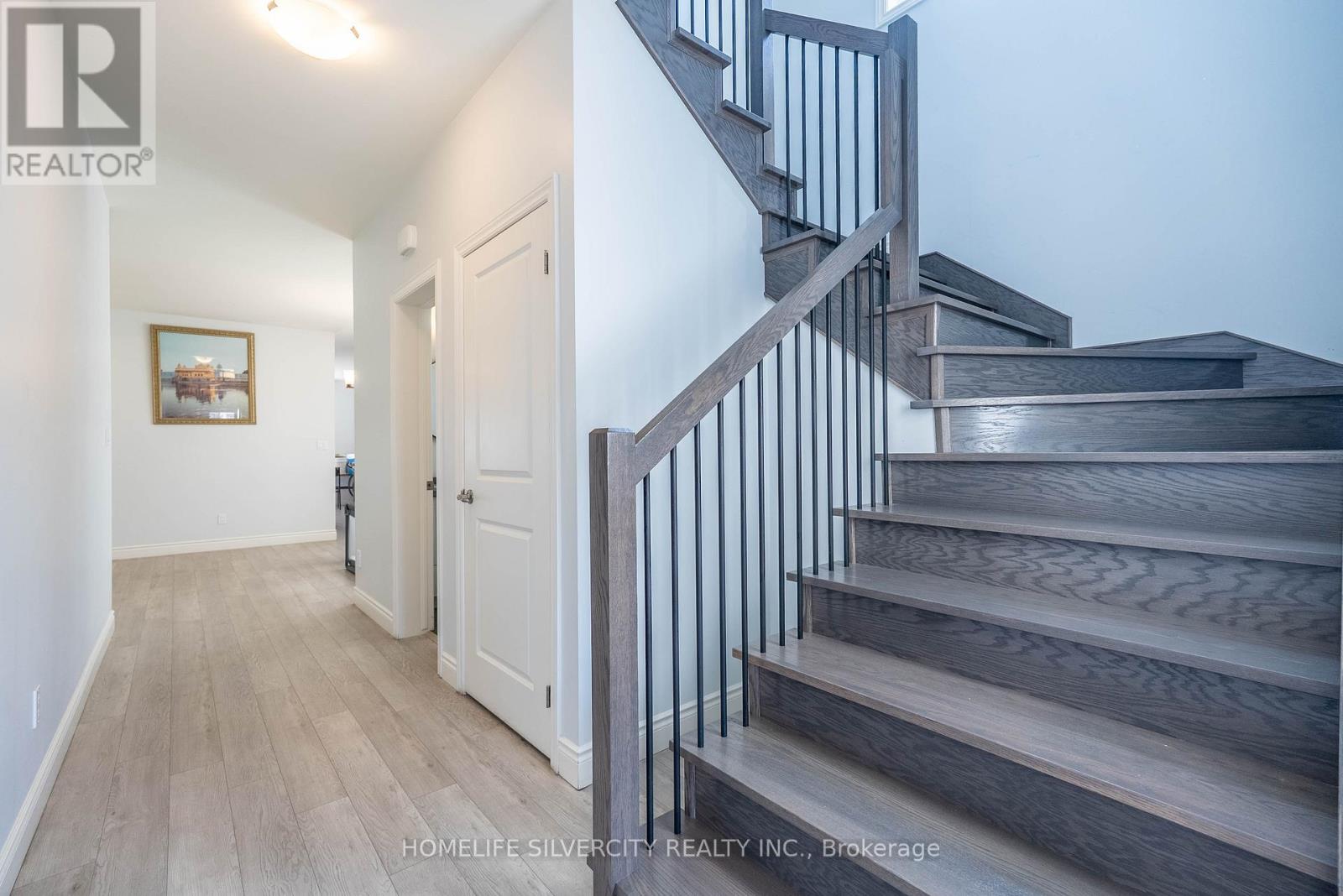 Property at 174 JEANINE STREET image 2