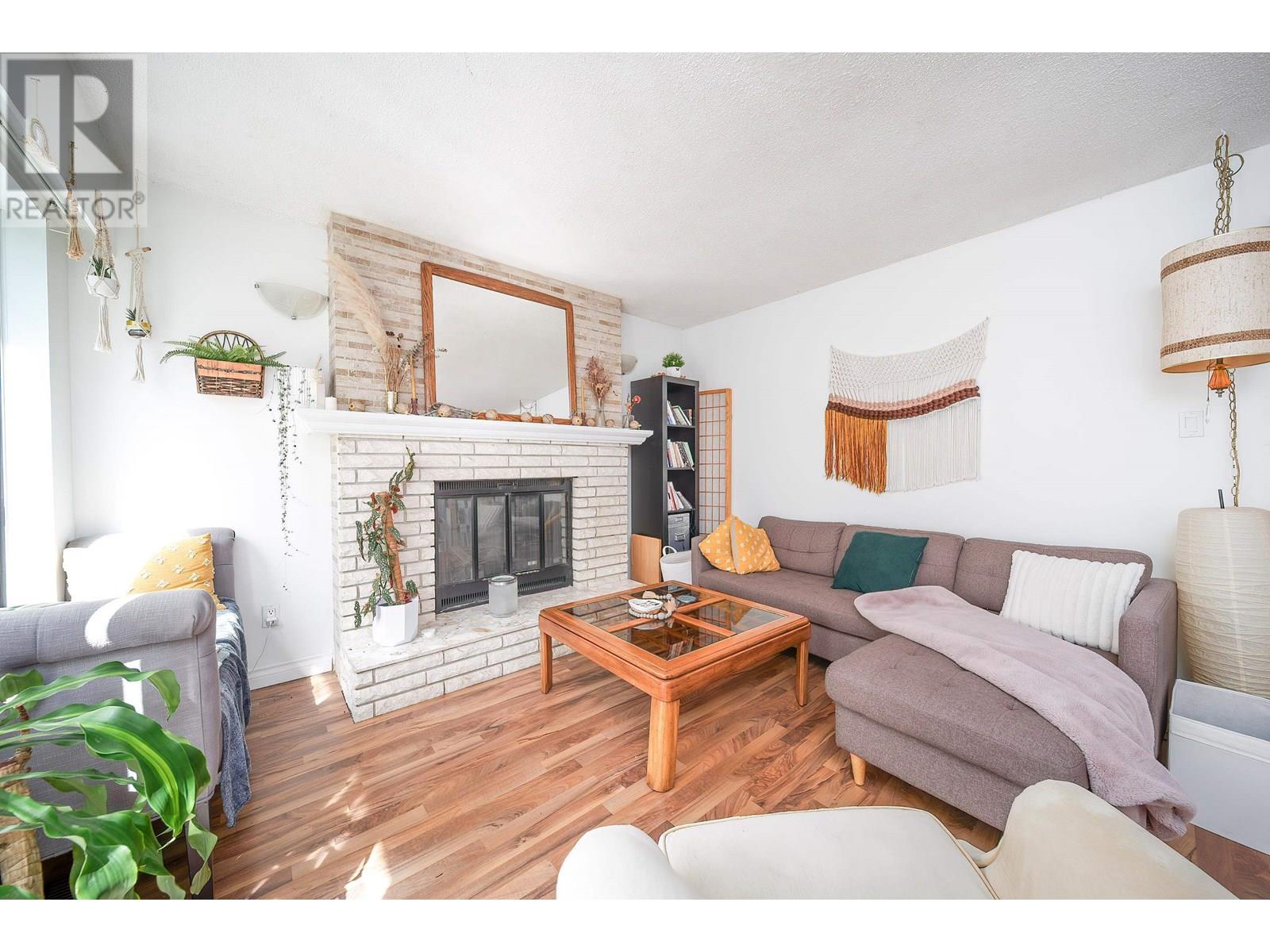 Property at 2275 PANDORA STREET image 5
