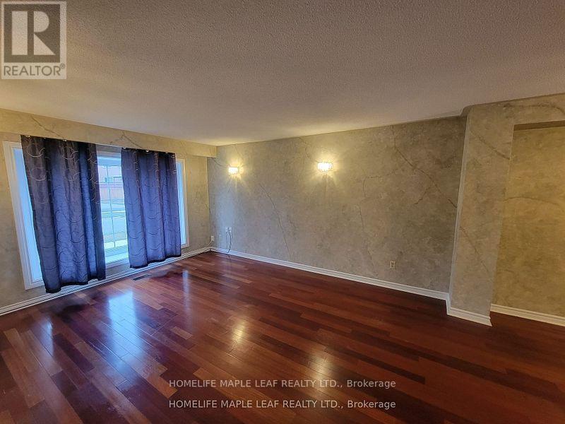 Upper - 4 Ashurst Crescent, Brampton, Ontario  L6V 3N8 - Photo 4 - W12280587