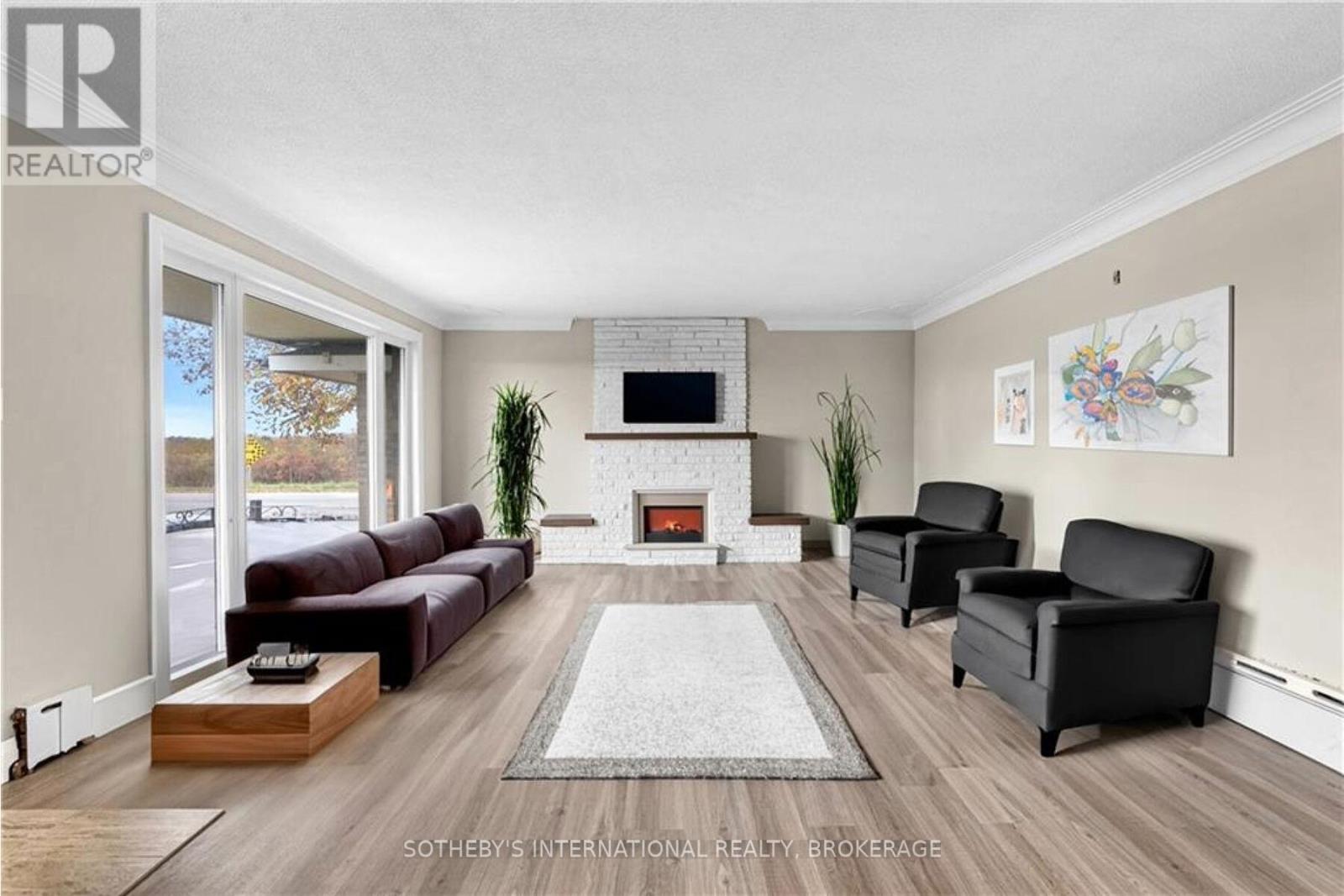 540 Concession 1 Road, Niagara-On-The-Lake, Ontario  L0S 1J0 - Photo 10 - X12280617