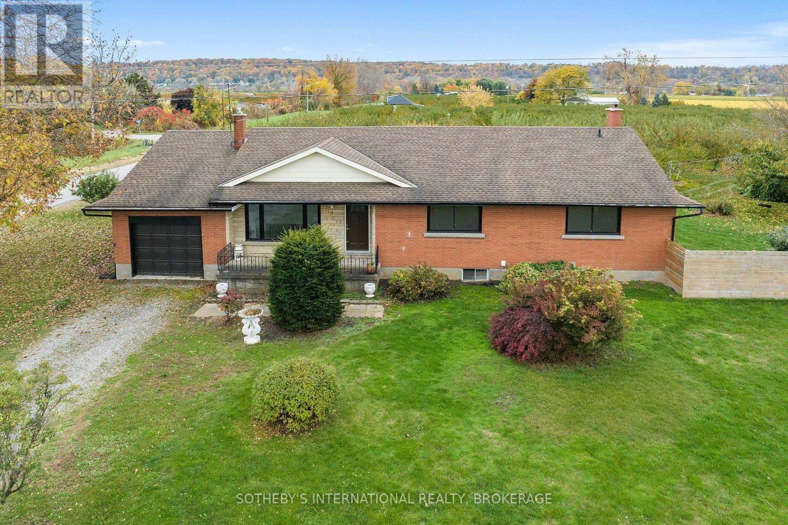 540 Concession 1 Road, Niagara-On-The-Lake, Ontario  L0S 1J0 - Photo 2 - X12280617