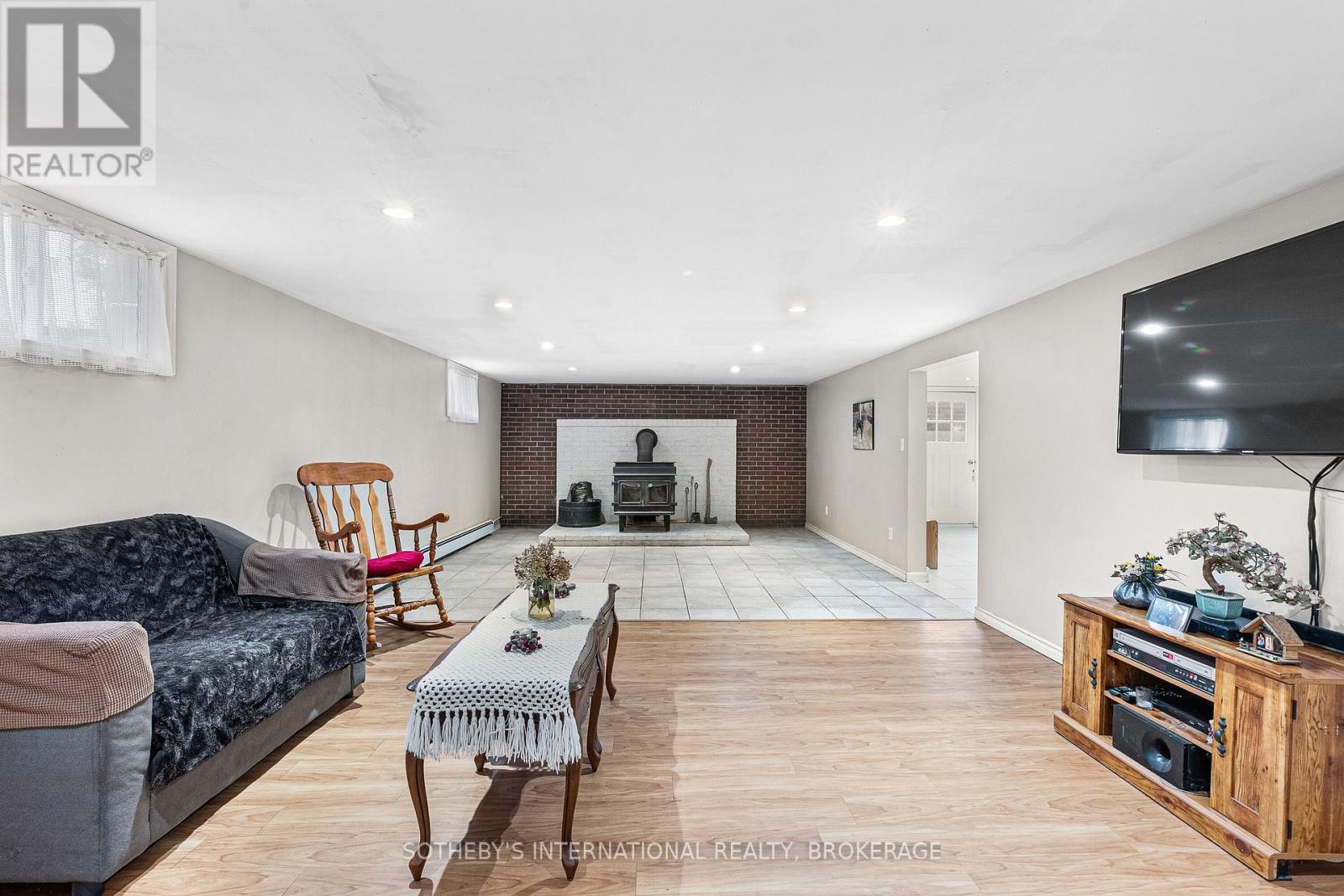 540 Concession 1 Road, Niagara-On-The-Lake, Ontario  L0S 1J0 - Photo 24 - X12280617