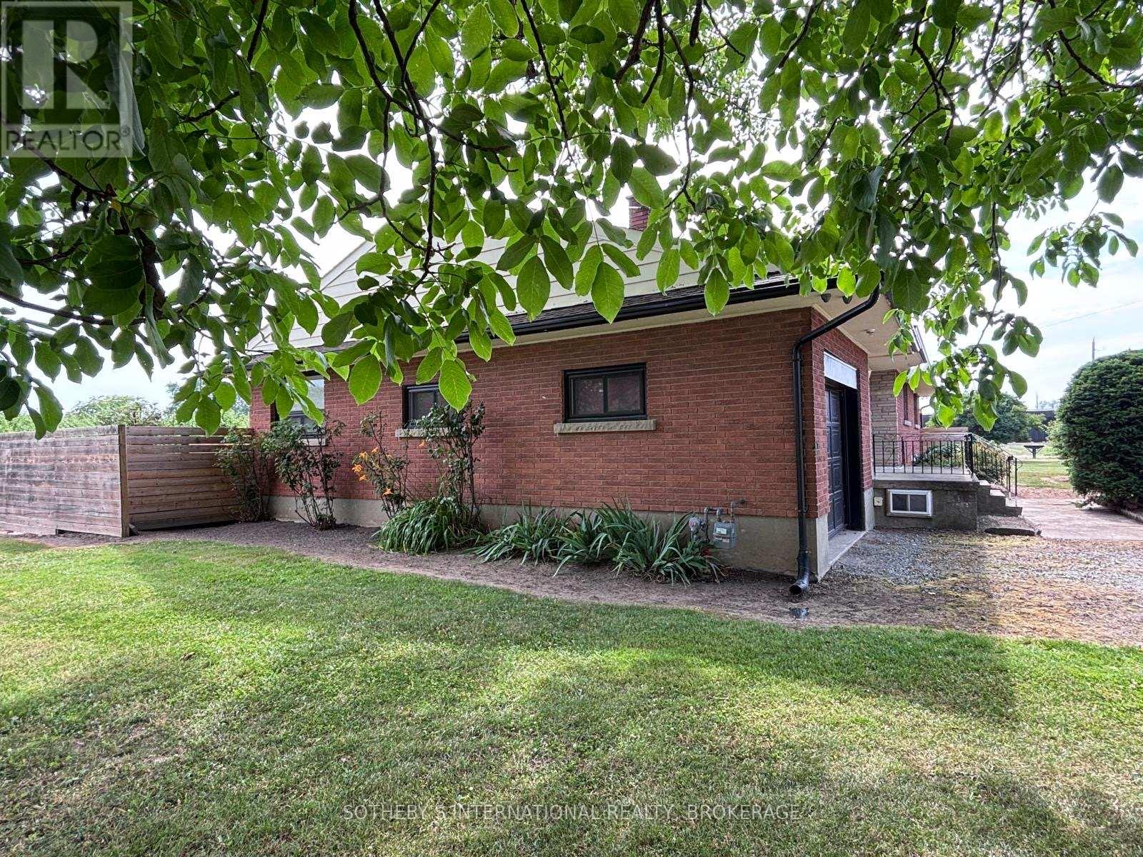 540 Concession 1 Road, Niagara-On-The-Lake, Ontario  L0S 1J0 - Photo 7 - X12280617