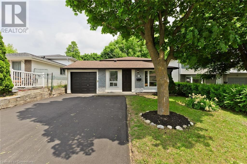 Property at 504 PINETREE Crescent image 3