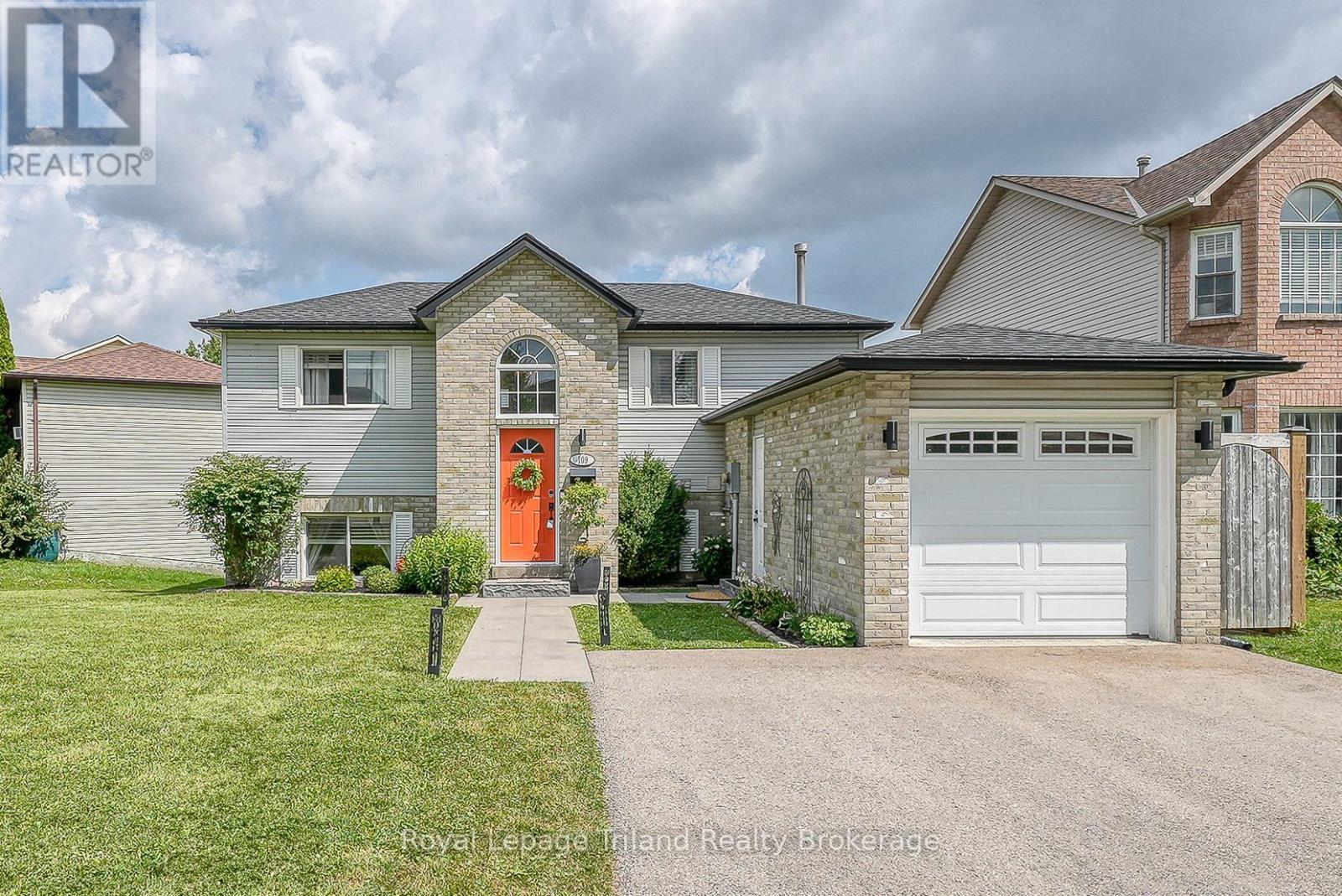 Property at 109 CANROBERT STREET image 2