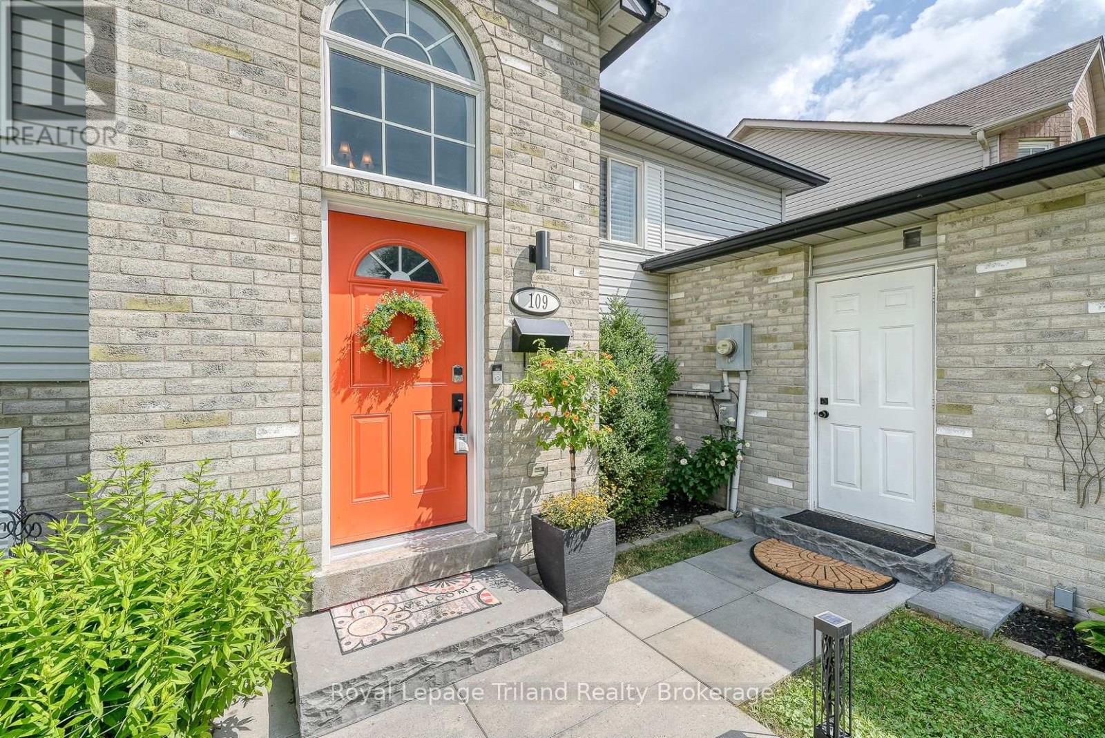 Property at 109 CANROBERT STREET image 3