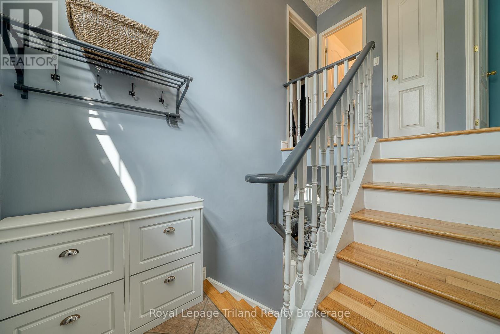 Property at 109 CANROBERT STREET image 5
