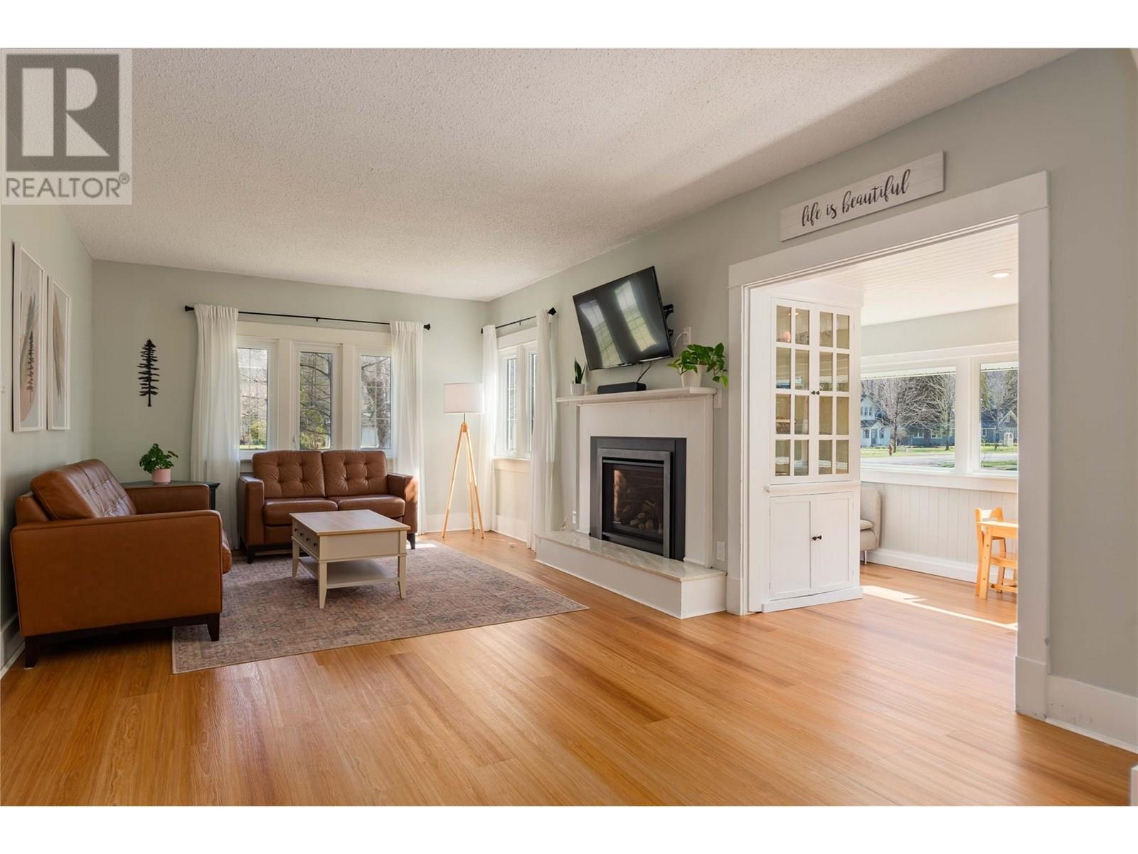 Property at 309 RITCHIE Avenue image 1