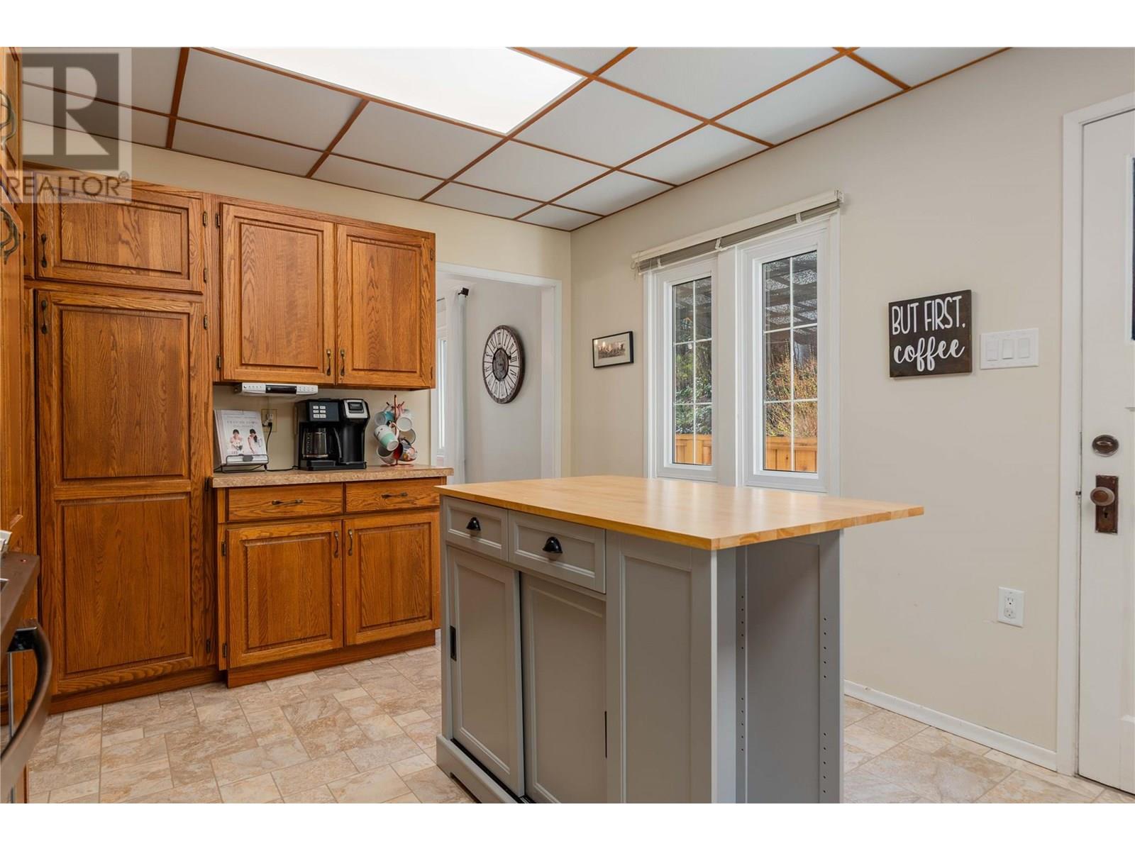 Property at 309 RITCHIE Avenue image 4