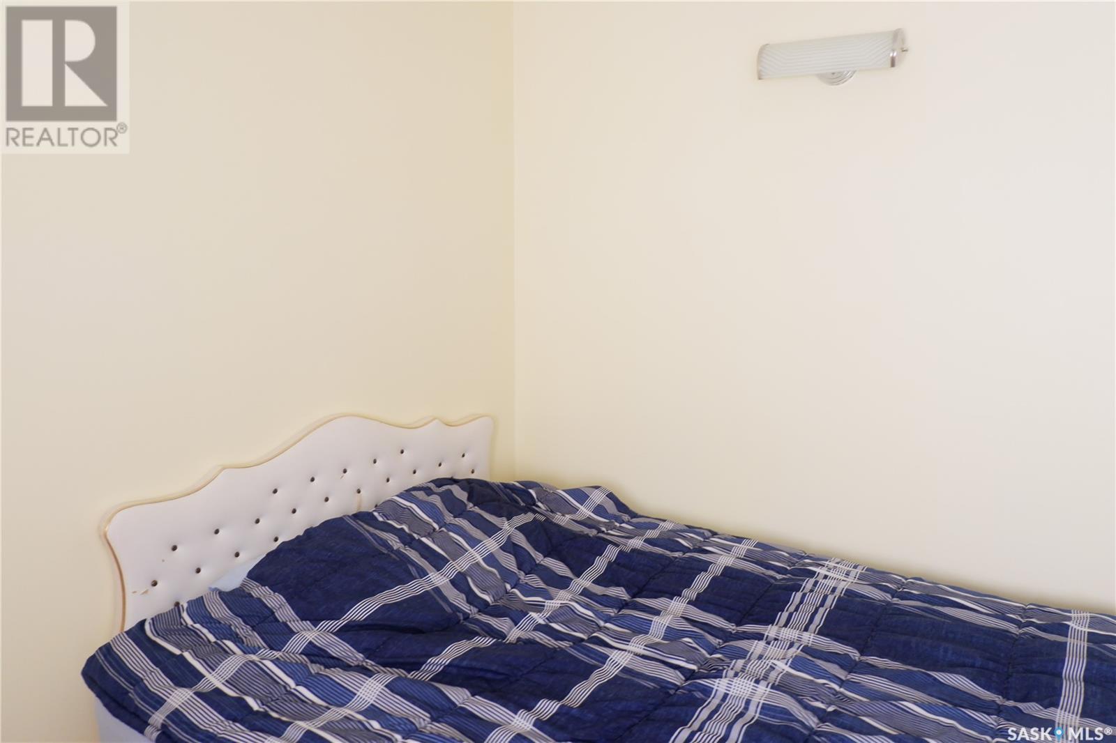 220 6th Avenue W, Assiniboia, Saskatchewan  S0H 0B0 - Photo 11 - SK012224