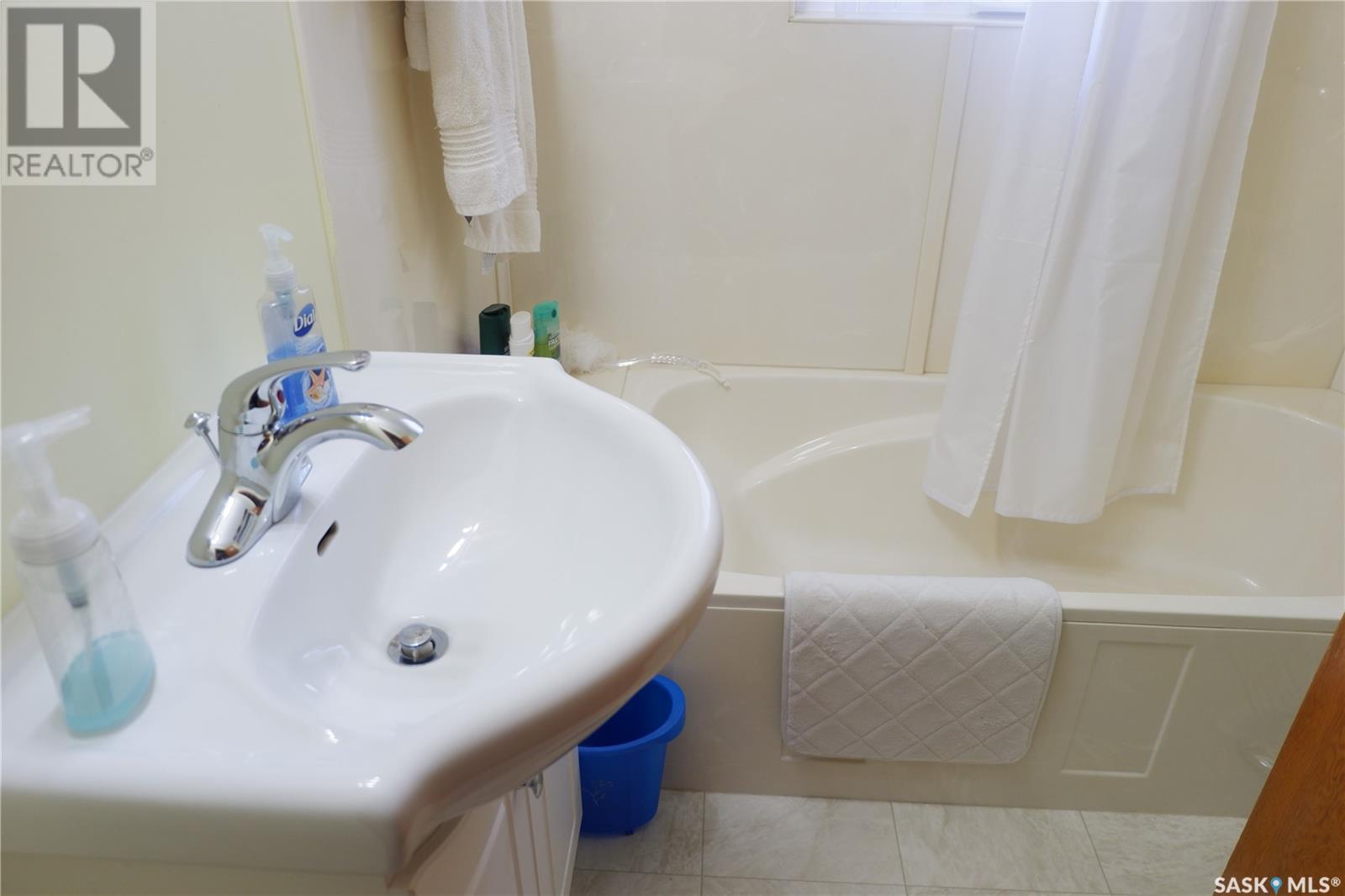 220 6th Avenue W, Assiniboia, Saskatchewan  S0H 0B0 - Photo 14 - SK012224
