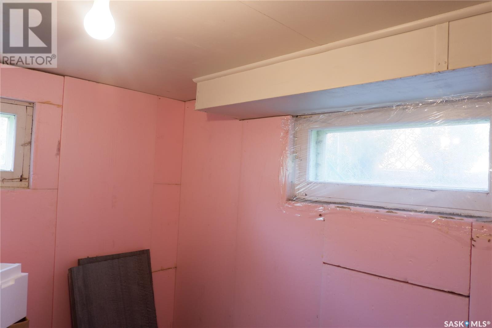 220 6th Avenue W, Assiniboia, Saskatchewan  S0H 0B0 - Photo 20 - SK012224