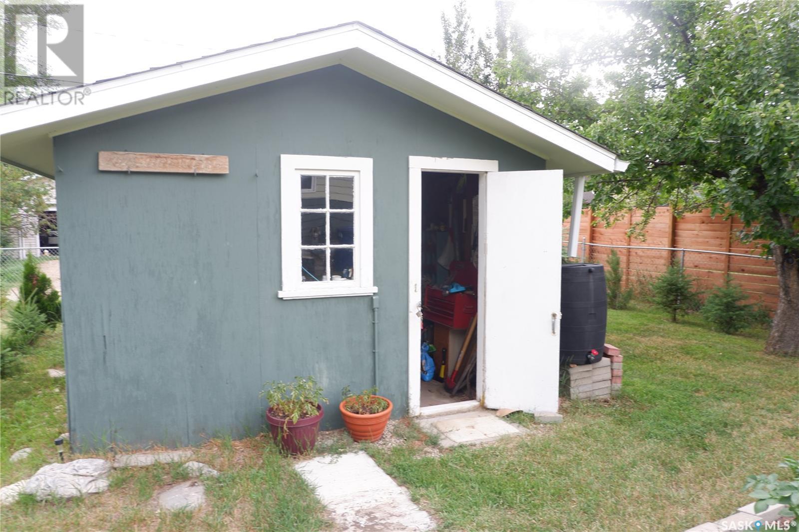 220 6th Avenue W, Assiniboia, Saskatchewan  S0H 0B0 - Photo 27 - SK012224