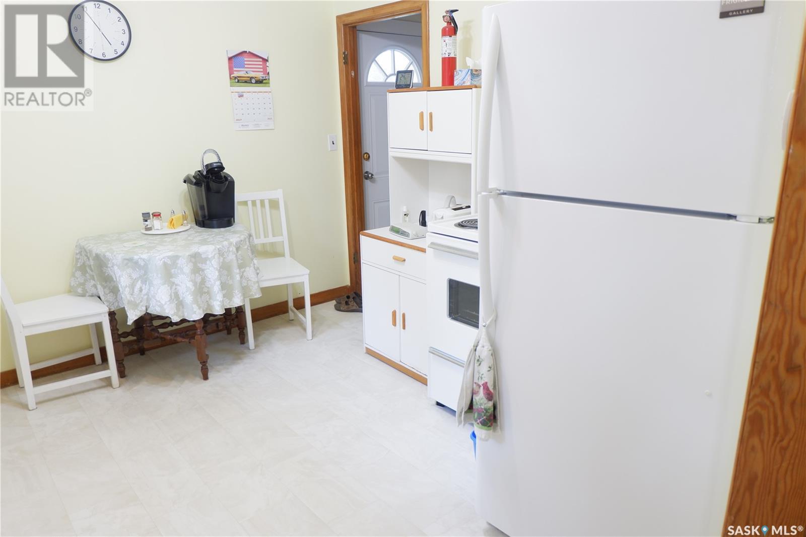 Property at 220 6th AVENUE W image 5